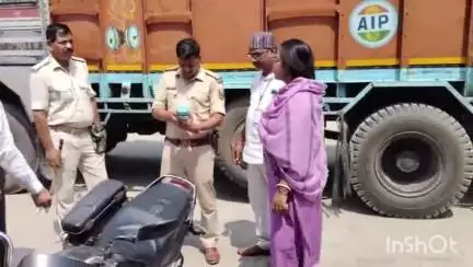 रामगढ़: पुलिस व प्रशासन ने रामगढ़ बाजार में जाम से निजात के लिए चलाया अतिक्रमण मुक्त अभियान