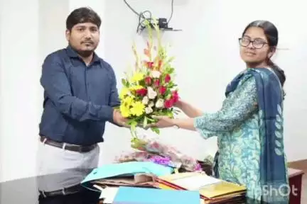 नवा बाज़ार: बीएस इंटर कॉलेज के निदेशक निखिल गुप्ता ने पलामू उपायुक्त से की औपचारिक मुलाकात