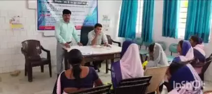 महुआ: महुआ प्राथमिक स्वास्थ्य केंद्र में कालाजार रोगी खोज अभियान को लेकर प्रशिक्षण कार्यक्रम आयोजित