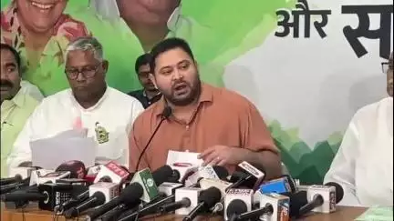 पटना ग्रामीण: तेजस्वी ने स्वास्थ्य मंत्री पर साधा निशाना, कहा- अमंगल पांडेय बिहार से ज़्यादा बंगाल पर ध्यान देते हैं
