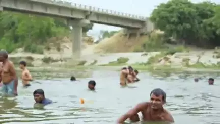 लंभुआ: धोपाप में गंगा दशहरा पर लाखों श्रद्धालुओं के उमड़ने की उम्मीद, डीएम-एसपी ने घाटों का निरीक्षण किया