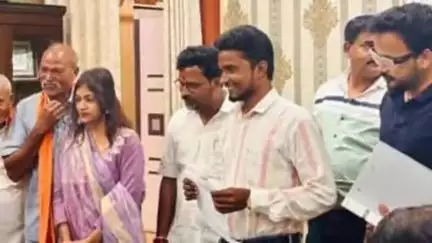 गंडई क्षेत्र के राशन विक्रेताओं ने ई-पॉश मशीन से राशन वितरण सरलीकरण के लिए मुख्यमंत्री को ज्ञापन दिया