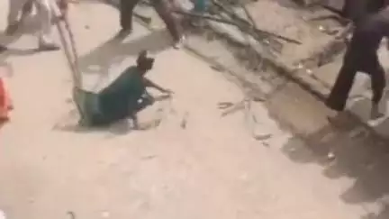 बेगूसराय: मामूली विवाद में दबंगों ने परिवार को पीटा, वीडियो वायरल, पुलिस जांच में जुटी