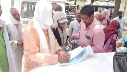 महोबा: पचपहरा गांव के ग्रामीणों ने डीएम से गुहार लगाई, आम रास्ते से अतिक्रमण हटाकर निर्माण की मांग की