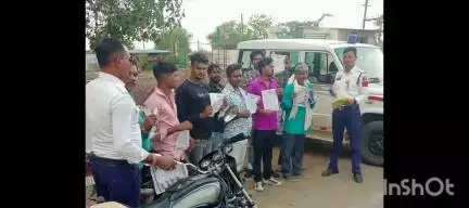 बेमेतरा: बेमेतरा जिले में यातायात पुलिस ने सड़क सुरक्षा और यातायात नियमों के प्रति आम नागरिकों को किया जागरूक