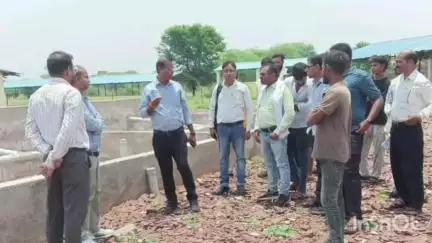 बिलाईगढ़ में स्वच्छ भारत मिशन के निर्माणाधीन यूनिट का कलेक्टर ने किया निरीक्षण, कार्य शीघ्र पूर्ण करने के दिए निर्देश