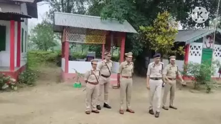 তিতাবৰ: তিতাবৰ থানাত উপস্থিত IGP সত্যৰঞ্জন হাজৰিকা , পৰ্যালোচনা কৰে ২০২৪ বৰ্ষৰ কাম কাজৰ