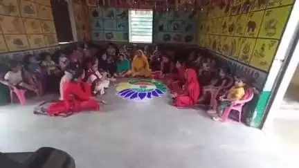 डुमरा: डुमरा जिले के सभी आंगनवाड़ी केंद्रों पर मतदाता जागरूकता अभियान चलाया गया