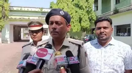 ସଦର: ଭବାନୀପାଟଣା ଠାରେ ନିଶା ଦ୍ରବ୍ୟ ଓ ଅପମିଶ୍ରିତ ମାଦକ ଦ୍ରବ୍ୟ ବ୍ୟବହାର ବିରୁଦ୍ଧରେ ସଚେତନତା ରଥ ର ଶୁଭ ଆରମ୍ଭ, ଅବକାରୀ ଅଧିକ୍ଷକଙ୍କ ପ୍ରତିକ୍ର
