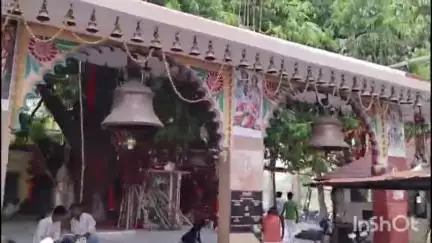 कर्वी: शिवरामपुर में स्थित प्राचीन और प्रसिद्ध लाइना बाबा सरकार का मंदिर, यहां दर्शन मात्र से हर संकट दूर होते हैं
