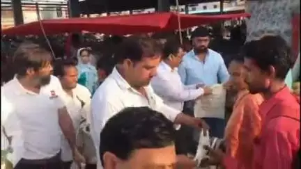 बहादुरगढ़: विश्व पर्यावरण दिवस पर भगत सिंह मैत्री संस्था द्वारा सब्जी मंडी में जागरूकता अभियान चलाया गया