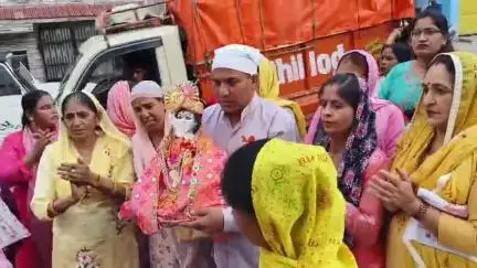 नाहन: शहर में भगवान लड्डू गोपाल की निकली प्रभात फेरी, सैंकड़ों लोग हुए शामिल