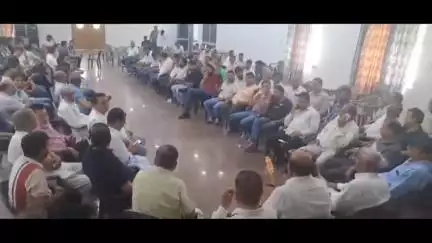 कृषि मंत्री किरोड़ी लाल मीणा की छापामारी के विरोध में व्यापारी धान मंडी में उतरे, की बैठक