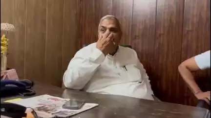 मुज़फ्फरनगर: कार्यकाल के 1 साल पूरे होने पर MP हरेंद्र मलिक ने पूर्व मंत्री संजीव बालियान पर हमला बोला