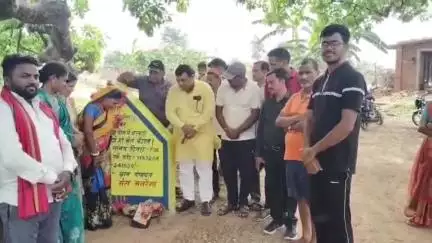 विष्णुगढ़: डुमर के बेडम में वीर शहीद पोटो हो खेल मैदान का उद्घाटन, प्रमुख और मुखिया रहे उपस्थित