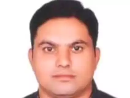 సంగారెడ్డి: సంగారెడ్డి మున్సిపల్ కమిషనర్ ప్రసాద్ చౌహన్ సరెండర్