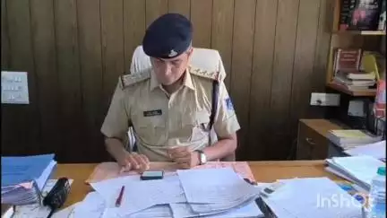 धार: धार के त्रिमूर्ति चौराहा पर फटाका फोड़ने को लेकर आरोपियों ने युवक के साथ की मारपीट