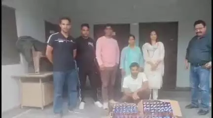ऋषिकेश: आबकारी ऋषिकेश टीम ने पुरानी जाटव बस्ती में दुकान पर मारा छापा, शराब बरामद कर शुभम उर्फ मुंदरी को किया गिरफ्तार