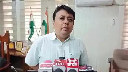 रुद्रपुर: जिले के डीएम ने वीर चंद्र गढ़वाली स्वरोजगार योजना और दीनदयाल उपाध्याय गृह आवास योजना के होम स्टे का किया साक्षात्कार
