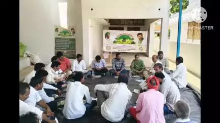 వర్ని: యూరియా వినియోగం తగ్గించాలని కారేగం తండాలో రుద్రూర్ వ్యవసాయ పరిశోధన సంస్థ శాస్త్రవేత్తలు వెల్లడి