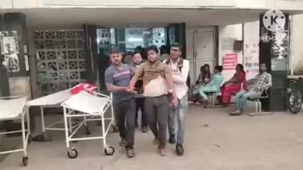 गोलमुरी-सह-जुगसलाई: बारीडीह में आकाशीय बिजली गिरने से किशोर झुलसा, एमजीएम अस्पताल में भर्ती