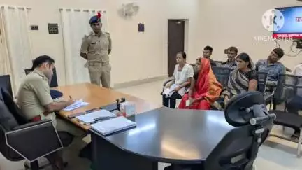 नवादा: पुलिस अधीक्षक अभिनव धीमान ने अपने कार्यालय प्रकोष्ठ में किया जनता दरबार का आयोजन, कई मामलों पर की सुनवाई