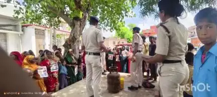 लखीसराय: सदर प्रखंड क्षेत्र के औरैया गांव में आपदा से बचाव और सुरक्षा के लिए जागरूकता शिविर आयोजित