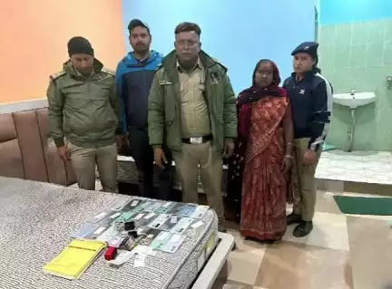 जोशीमठ: जोशीमठ विकासखंड के गोविंदघाट के एक होटल के बंद कमरे से पुलिस ने बरामद किए मोबाइल फोन, फर्जी बिल बुक व नगदी