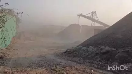 अलिबाग: पेण तालुक्यात अवैद्य गौण खनिज उत्खननास प्रशासनाचा छुपा पाठिंबा
आदिवासींच्या जनजीवन सह पर्यावरणाचा ऱ्हास 
#jansamasya