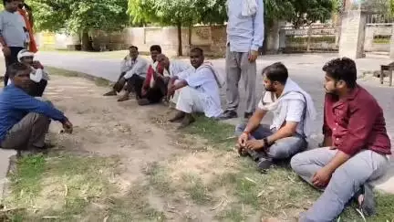 इटावा: सदर कोतवाली के टीटी तिराहा पर सवारी वाहन के इंतजार में खड़ी महिला को अज्ञात वाहन ने मारी टक्कर, सैफई ले जाते समय हुई मौत