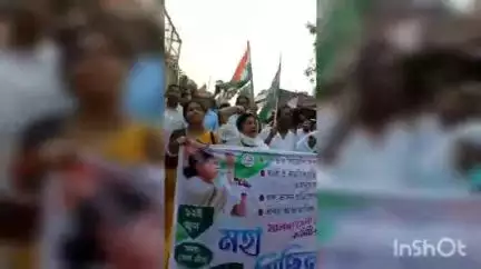রতুয়া ১: রতুয়া এলাকায় তৃণমূল নেতৃত্বের তরফে দলীয় কর্মসূচিকে কেন্দ্র করে আয়োজিত হলো পদ যাত্রা।