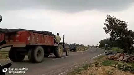 durghatna ko dawat de raha hai social media per viral