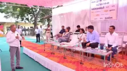 લુણાવાડા: નાના સોનેલા ગામ ખાતે ગ્રામસભા યોજાઈ જિલ્લા કલેકટર સહિત અધિકારીઓ જોડાયા