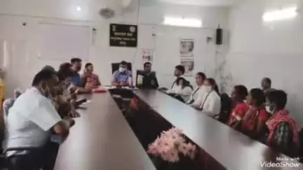 देवीपुर: एम्स के चिकित्सक ने 8 यक्ष्मा रोगियों को गोद लिया