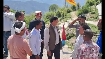 भटियात: पूर्व विधायक बिक्रम सिंह जरयाल ने खखरुंण ग्रामवासियों द्वारा नाग छतरार मंदिर में आयोजित जातर समारोह में की शिरकत