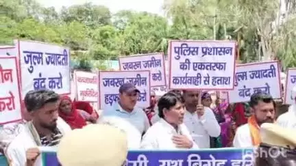 भिवानी: भिवानी में डीएससी समाज का प्रदर्शन, 100 गज जमीन पर कब्जे का आरोप, ज्ञापन सौंपकर न्याय की गुहार