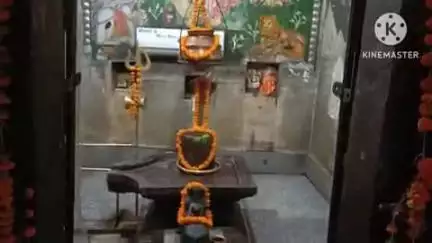 बांधवगढ़: उमरिया: सागेश्वर धाम मंदिर में विराजे भोलेनाथ की आरती उतारी गई