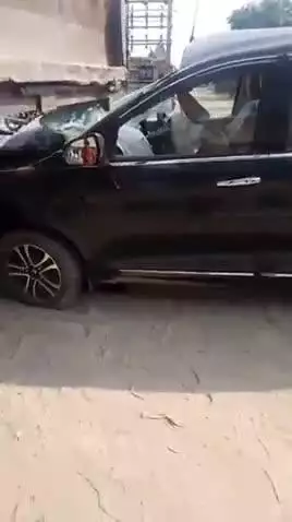रिविलगंज: रिवील गंज गोरिया छपरा के पास अनियंत्रित कार ने हाईवे पर खड़ी गाड़ी को मारी टक्कर, तीन घायल
