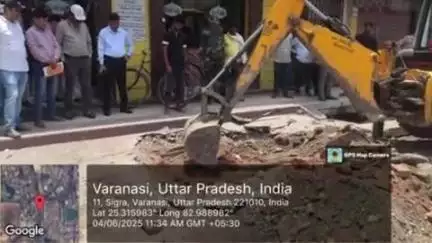 दशाश्वमेध जोन के सिगरा व रामनगर में चला बुलडोजर