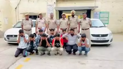 हनुमानगढ़: जंक्शन पुलिस ने रात्रि में सड़क पर तेज गति से वाहन चलाकर उत्पात मचाने के आरोप में 9 आरोपियों को किया गिरफ्तार