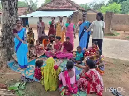 नाला: कालीपाथर आदि गांव में चुप्पी तोड़ो स्वस्थ रहो कार्यक्रम के तहत जल सहिया ने किशोरियों व महिलाओं के साथ की बैठक