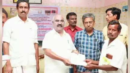 செஞ்சி: கலைஞர் கனவு இல்லம் - ஊராட்சி ஒன்றிய அலுவலகத்தில் 37 பேருக்கு ₹1.29 கோடி மதிப்பீட்டில் வீடு கட்டும் ஆணையை வழங்கிய MLA