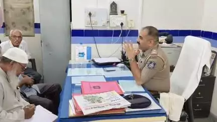 ઘોઘા: આવનાર બકરી ઈદના તહેવારને લઈ ઘોઘા પોલીસ સ્ટેશનમા હિન્દૂ મુસ્લિમ આગેવાનોની હાજરીમા શાંતિ સમિતિની મિટિંગ યોજાઈ