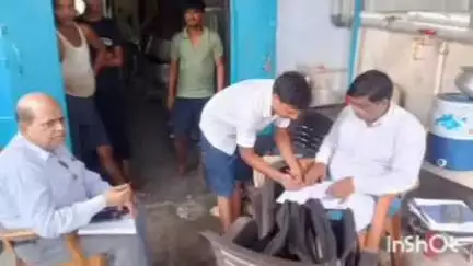 भाटपार रानी: बनकटा के वितरौली ग्राम में खाद्य सुरक्षा एवं औषधि प्रशासन विभाग की टीम ने की छापेमारी, 35 किलो खोवा किया नष्ट
