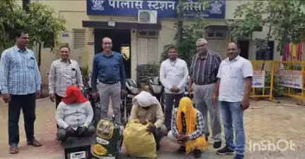 औसा: चंदन तस्करांच्या औशातील अड्ड्यावर पोलिसांनी मारला छापा; तिघे अटकेत पण मुख्य आरोपी मात्र 'पुष्पा' पसार