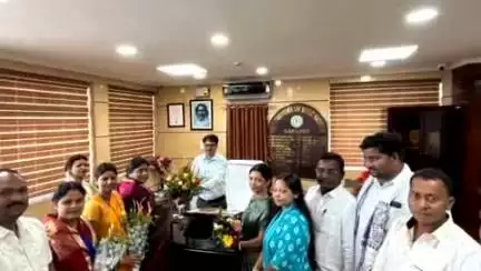 रामगढ़: रामगढ़ में ज़िला परिषद सदस्यों ने उपायुक्त से उनके कार्यालय में की मुलाकात