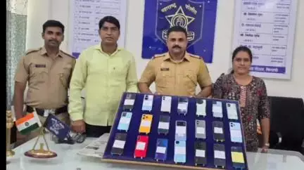 चिखली: चिखली पोलिसांच्या विशेष पथकाने मोबाईल चोरट्यांचे मोडले कंबरडे दोन लाख 57 हजार रुपये किमतीचे मोबाईल व चोरट्यांना अटक