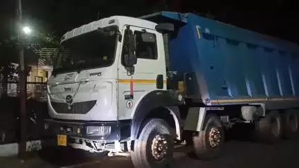 हरदा: कलेक्टर के निर्देश पर जिले में गिट्टी के अवैध परिवहन में शामिल 2 डंपर ज़ब्त