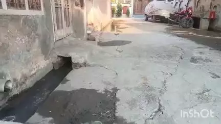 मुज़फ्फरनगर: साउथ सिविल लाइन में पब्लिक ऐप की खबर का असर, अटकी नालियों का सफाई कार्य शुरू, निकासी से कॉलोनी वासी थे बेहाल#jansamasya