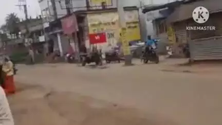 কোতুলপুর: কোতুলপুর রাজ্য সড়কে মোরাম দিয়ে সংস্কারের চেষ্টা, আপত্তি সাধারণ মানুষের #jansamasya